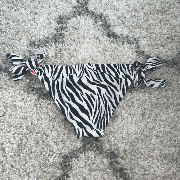 Zebra Print Bikini Set - Picture 3 of 6
